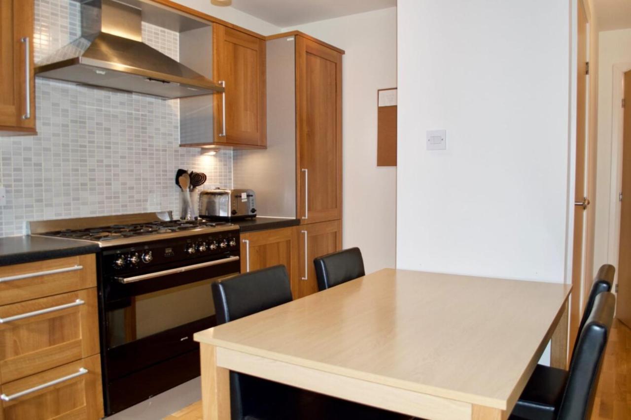 Modern 2 Bedroom City Centre Flat エディンバラ エクステリア 写真