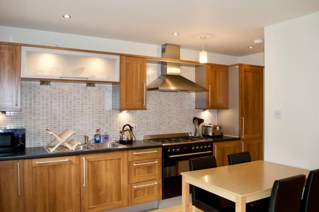Modern 2 Bedroom City Centre Flat エディンバラ エクステリア 写真