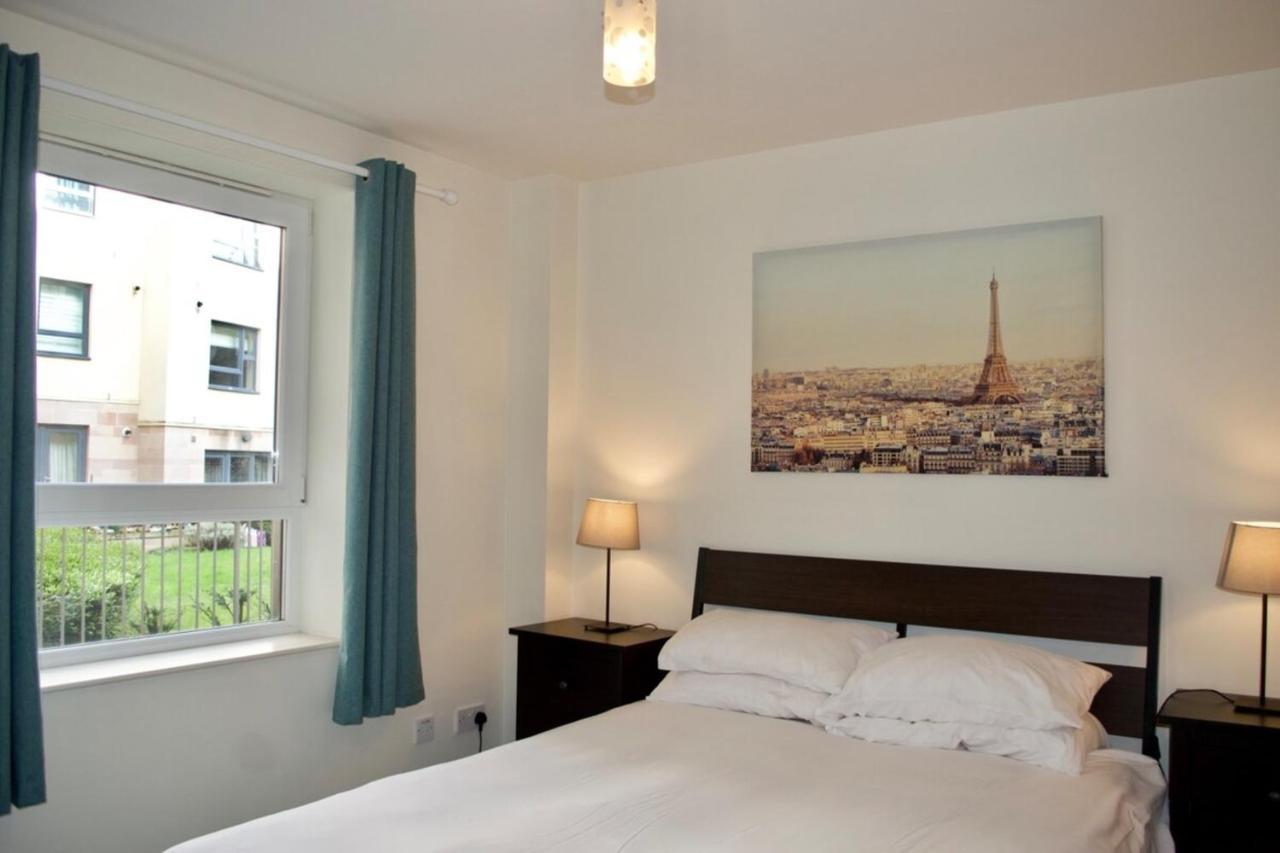 Modern 2 Bedroom City Centre Flat エディンバラ エクステリア 写真