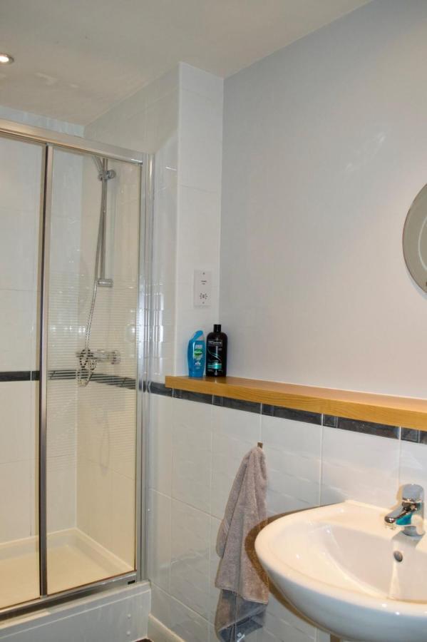 Modern 2 Bedroom City Centre Flat エディンバラ エクステリア 写真