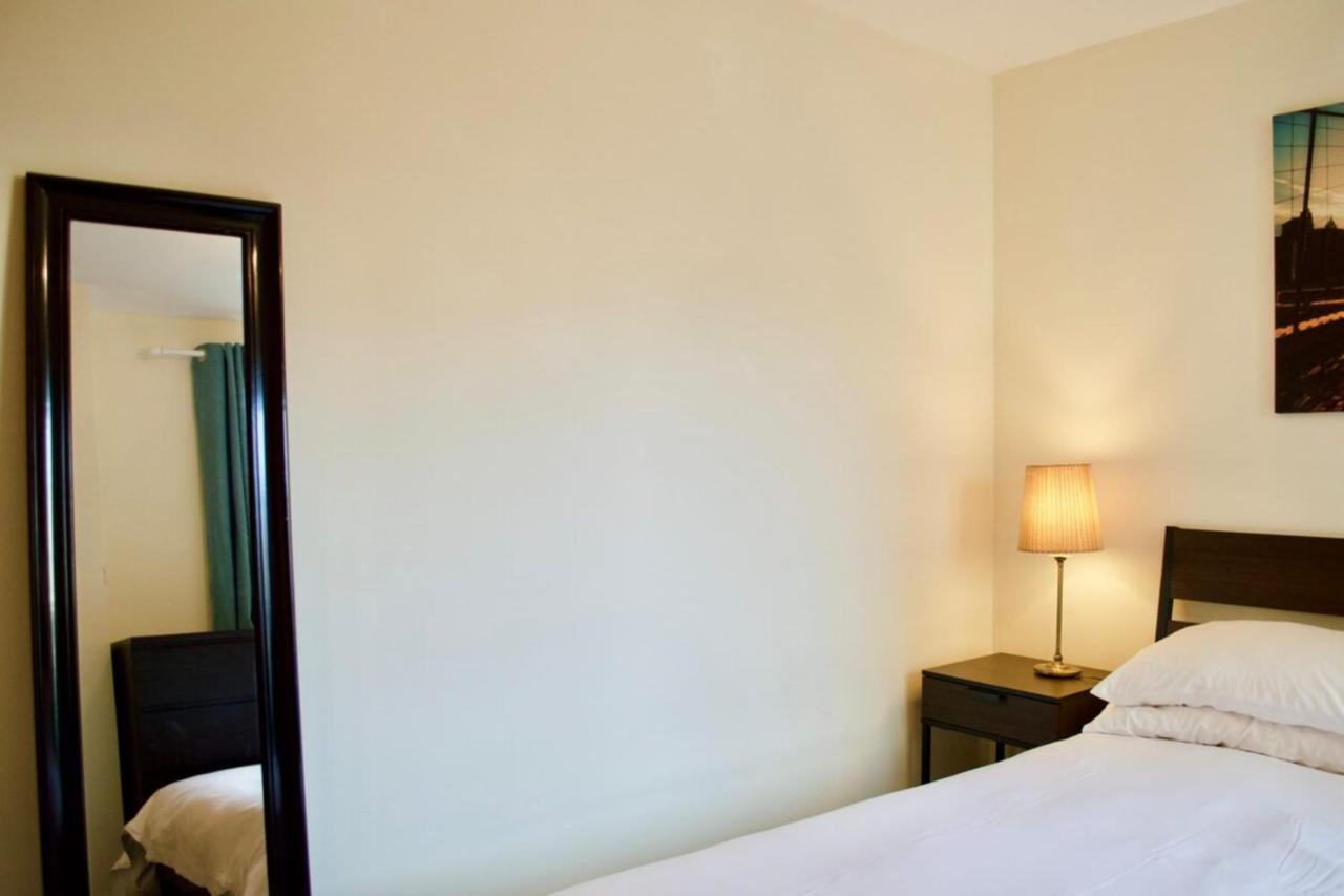 Modern 2 Bedroom City Centre Flat エディンバラ エクステリア 写真