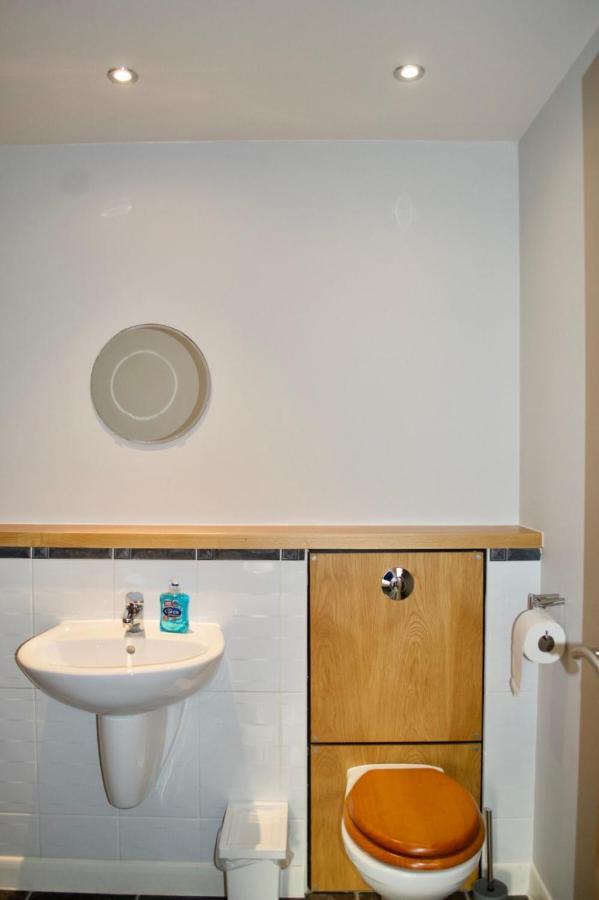 Modern 2 Bedroom City Centre Flat エディンバラ エクステリア 写真